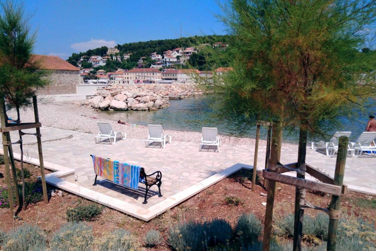 Apartments With A Parking Space Jelsa, Hvar - 8713 Елса Экстерьер фото