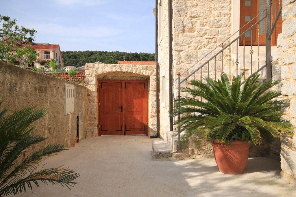 Apartments With A Parking Space Jelsa, Hvar - 8713 Елса Экстерьер фото